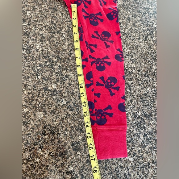 🔆3/$25🔆 The Gap Kids Red Skull Print PJ’s (Leggings & Top) Size 6 - Picture 7 of 7